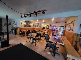 Crabbe Mountain Inn