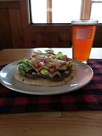 Crabbe Mountain Inn
