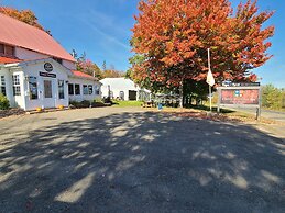 Crabbe Mountain Inn