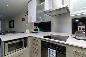 Modern Seaview Apartment