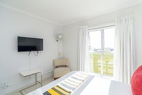 Modern Seaview Apartment