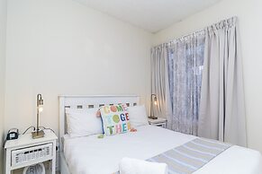 Modern Seaview Apartment