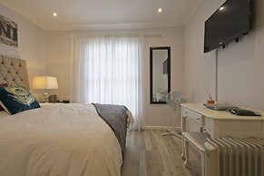 Modern Seaview Apartment