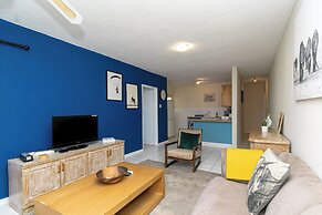 Modern Seaview Apartment