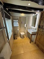 Heathrow Cottages B&B