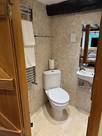 Heathrow Cottages B&B