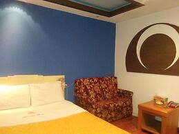Golden Bee Motel