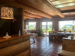 Cariboo Log Guest House