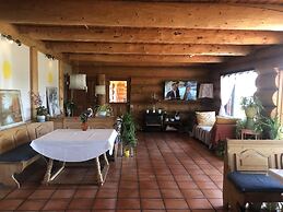 Cariboo Log Guest House