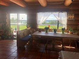Cariboo Log Guest House