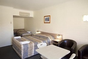 Pioneer Motel