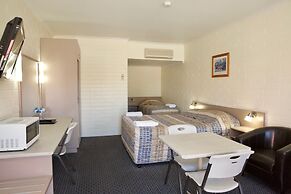 Pioneer Motel