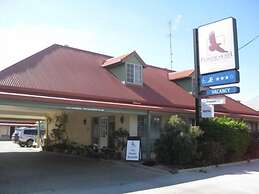 Pioneer Motel