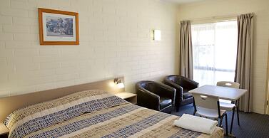 Pioneer Motel