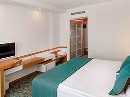 Ladonia Hotels Adakule