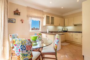 Scenic Apartment - Palheiro Village
