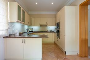 Scenic Apartment - Palheiro Village