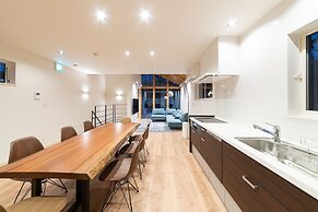 Black Crane Chalet
