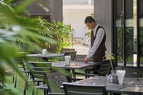 Luxcity Hotel & Apartment