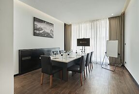 Luxcity Hotel & Apartment