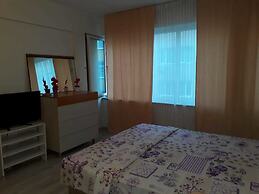 Suite 79