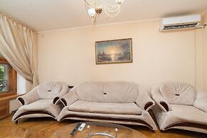 Apartment near Opera Theater