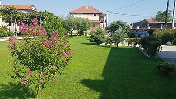 Apartments Aerodrom