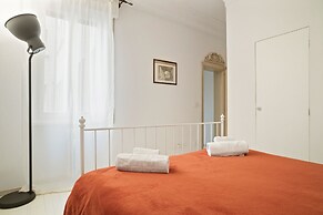 San Giovanni in Monte Apartment
