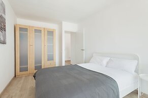 Oasis Be my Guest Castelldefels