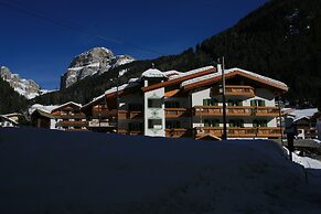 Garnì Eden