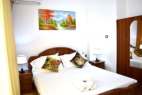 Hotel Mali i Robit