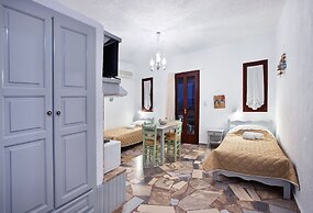 New Aurora Apts Studios