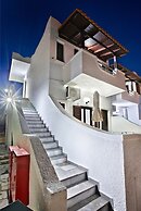 New Aurora Apts Studios