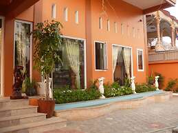 Vanne Hotel
