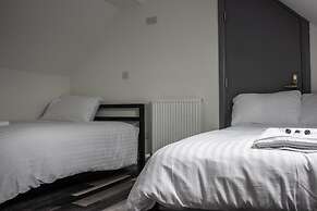 Crofts Hotel
