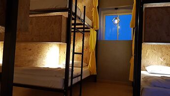 White House Hostel