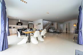 Modern 4 Bedrooms Pool Villa - VY