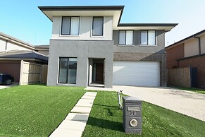 Luxury 9 BRM House in Melbourne