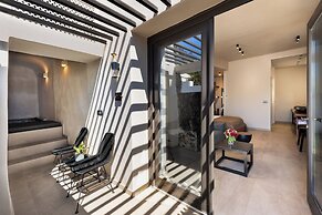 Uma Ray Suites