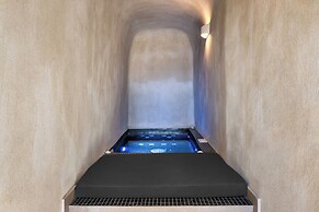 Uma Ray Suites