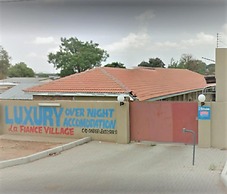 La Fiance Village
