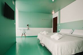SubUp Hostel