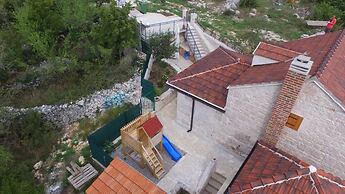 Villa Mons