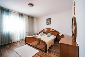 Holiday House Iva