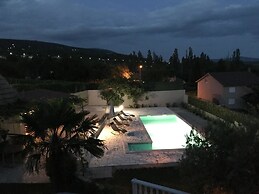 Holiday House Iva