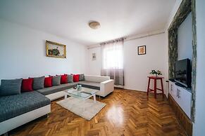 Holiday House Iva