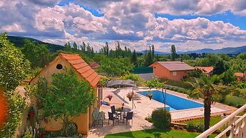 Holiday House Iva