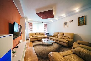 Holiday House Iva
