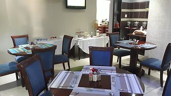 Al Hamra Hotel