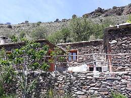Refugio Arrabales de la Alpujarra - Hostel